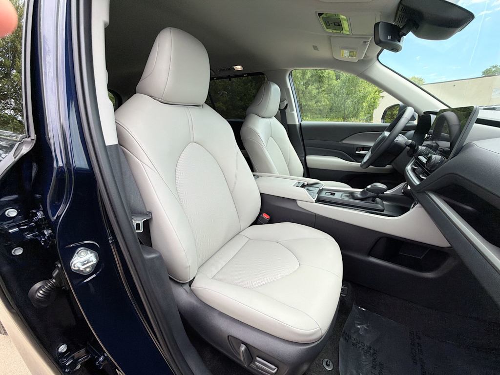 Thumbnail: 2026 Toyota Grand Highlander - 10
