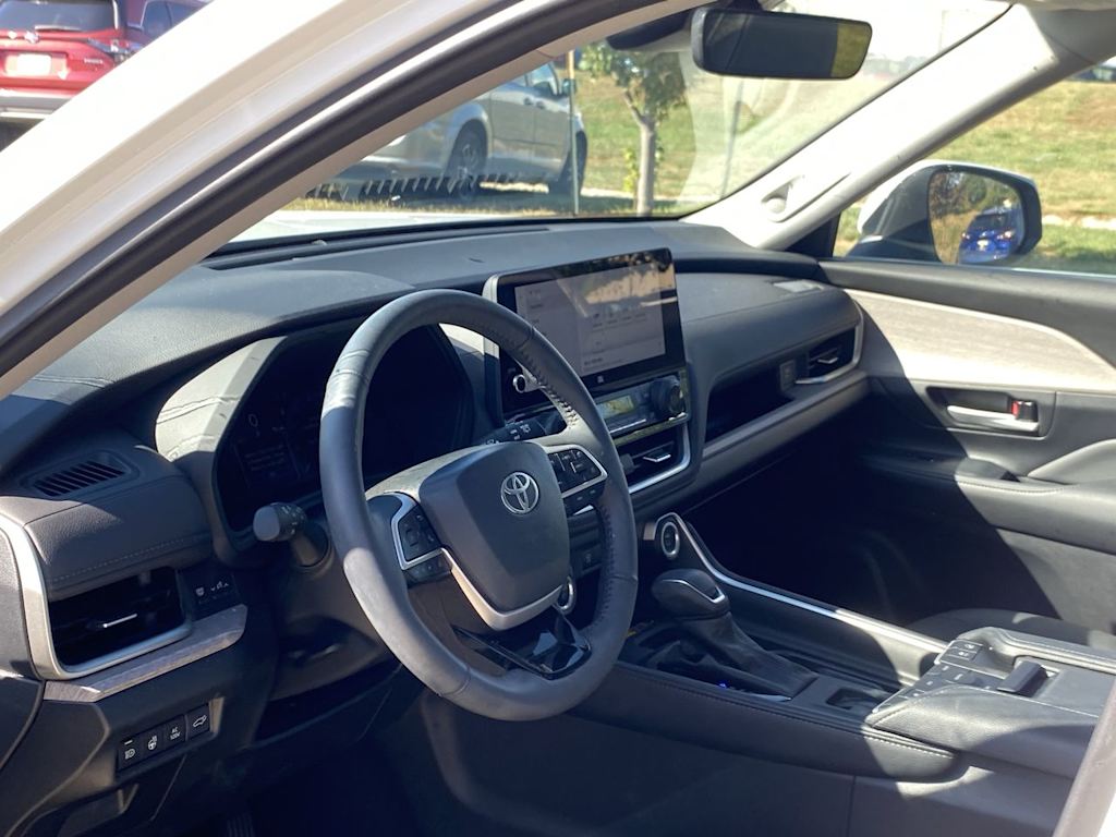 Thumbnail: 2024 Toyota Grand Highlander - 2