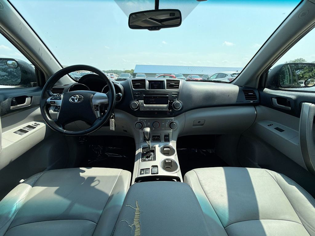 Thumbnail: 2011 Toyota Highlander - 9