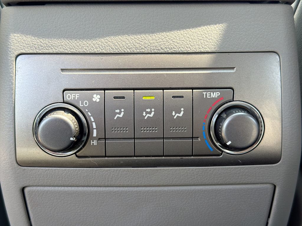 Thumbnail: 2011 Toyota Highlander - 33