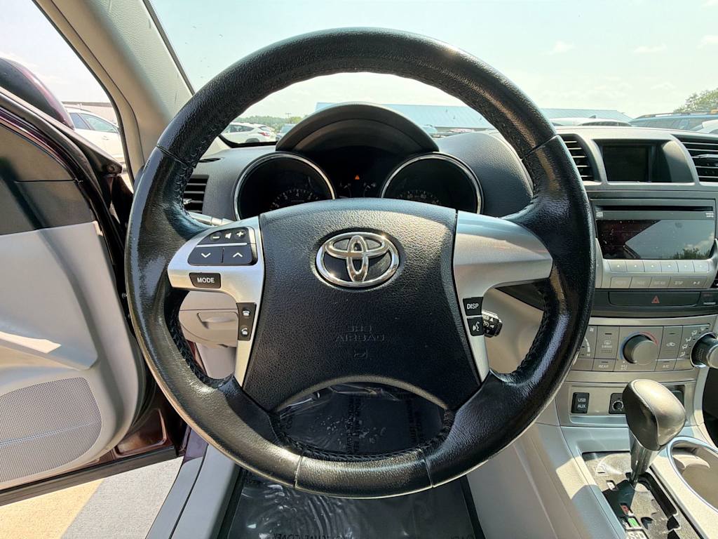 Thumbnail: 2011 Toyota Highlander - 13