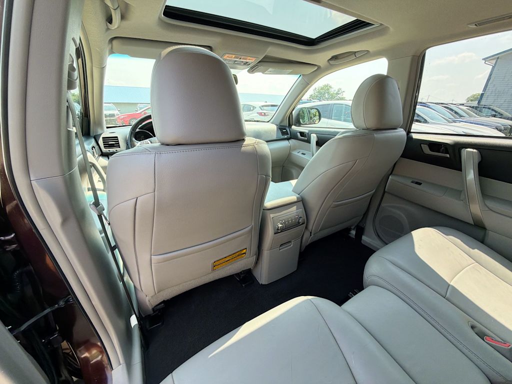 Thumbnail: 2011 Toyota Highlander - 12