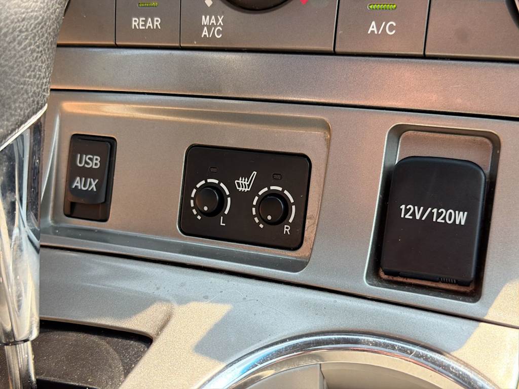 Thumbnail: 2011 Toyota Highlander - 31