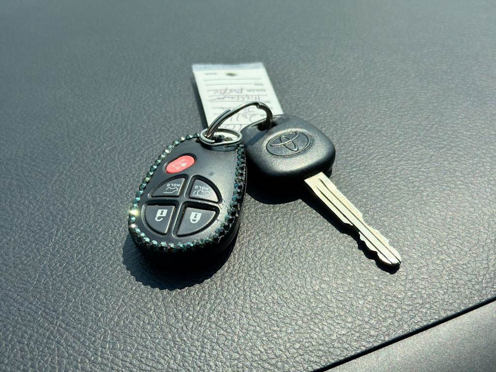Thumbnail: 2011 Toyota Highlander - 18