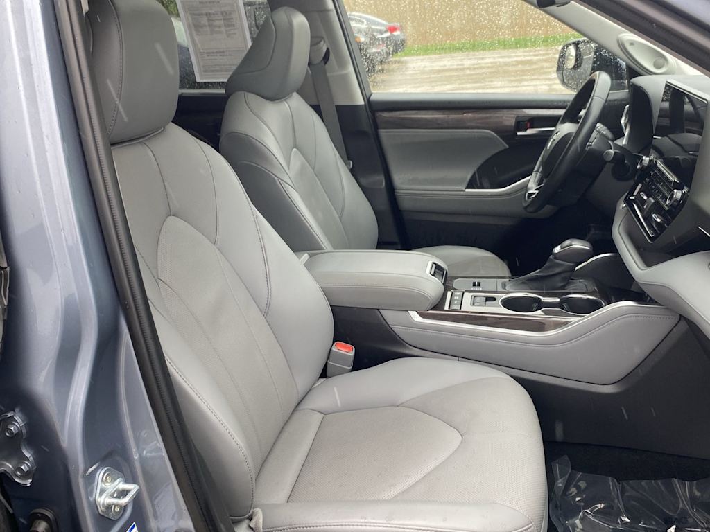 2021 Toyota Highlander Limited 12
