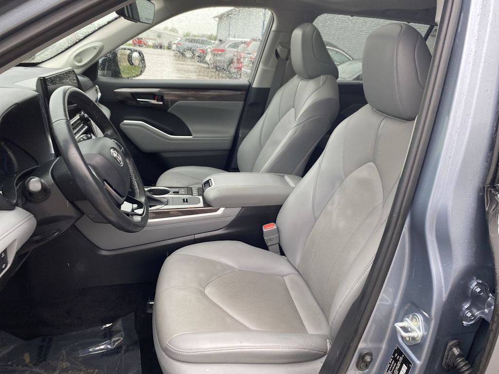 2021 Toyota Highlander Limited 11