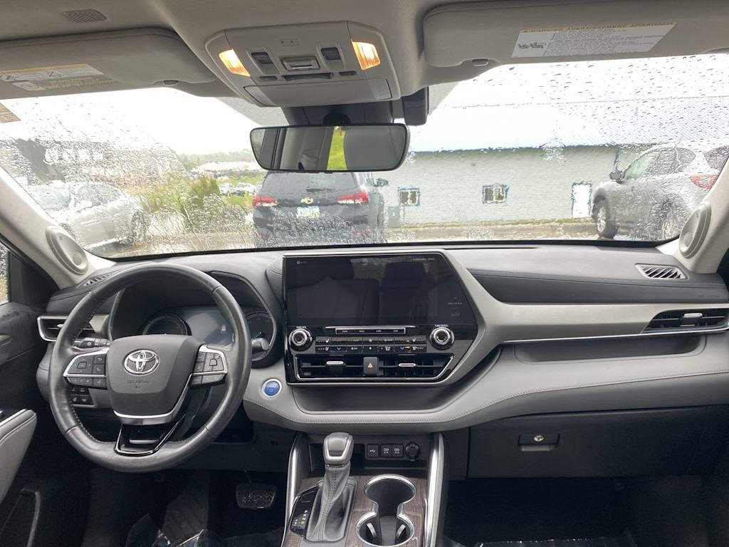 2021 Toyota Highlander Limited 10