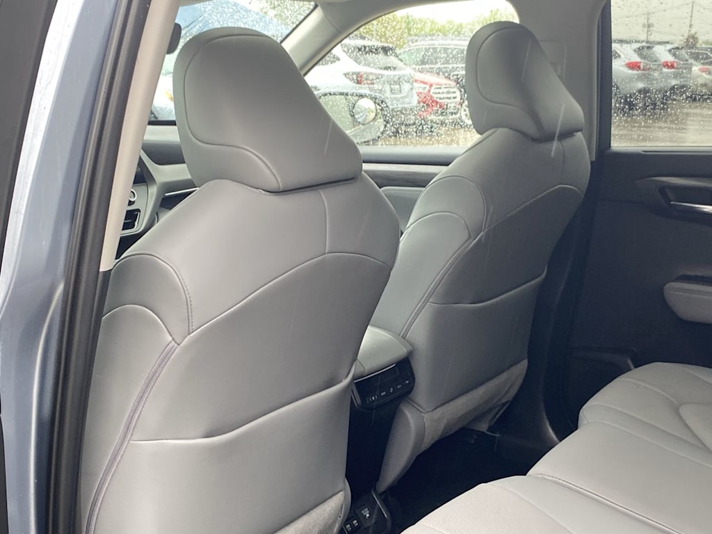 2021 Toyota Highlander Limited 13