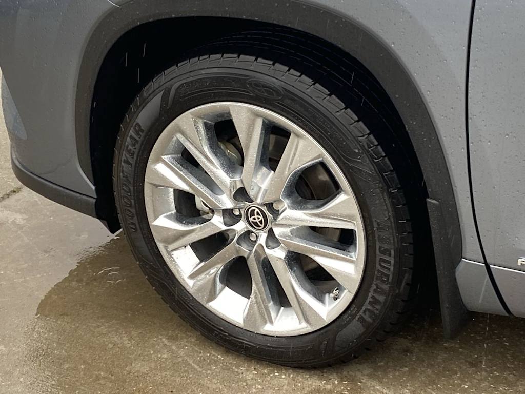 2021 Toyota Highlander Limited 8