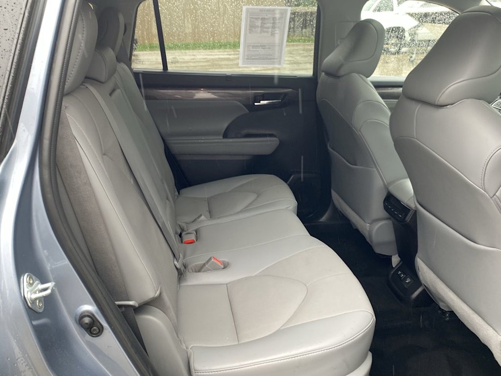 2021 Toyota Highlander Limited 27