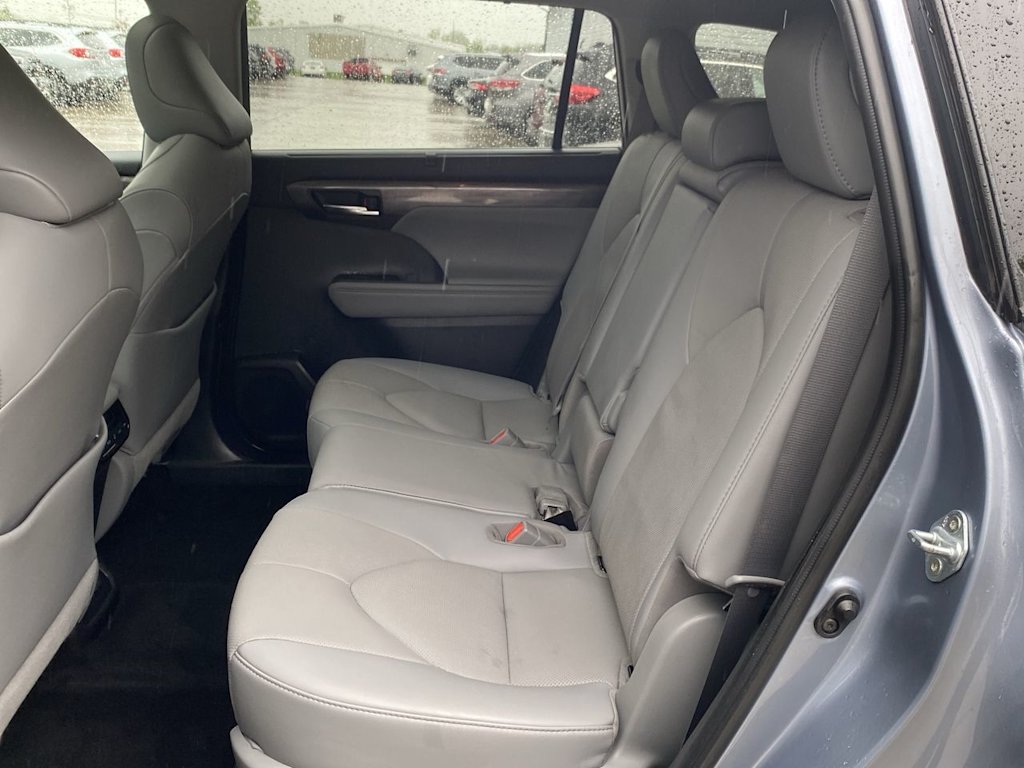 2021 Toyota Highlander Limited 26