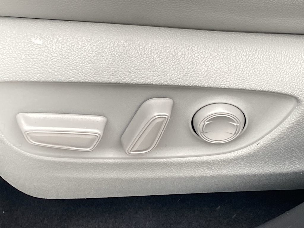 2021 Toyota Highlander Limited 24