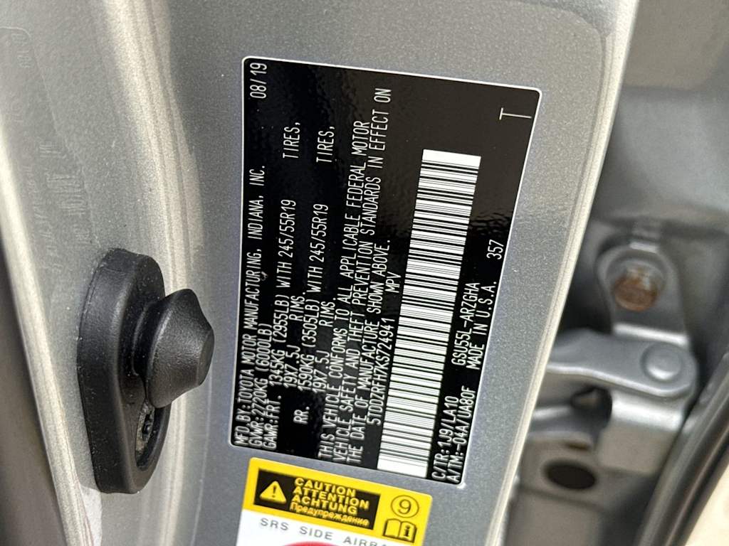 Thumbnail: 2019 Toyota Highlander - 18