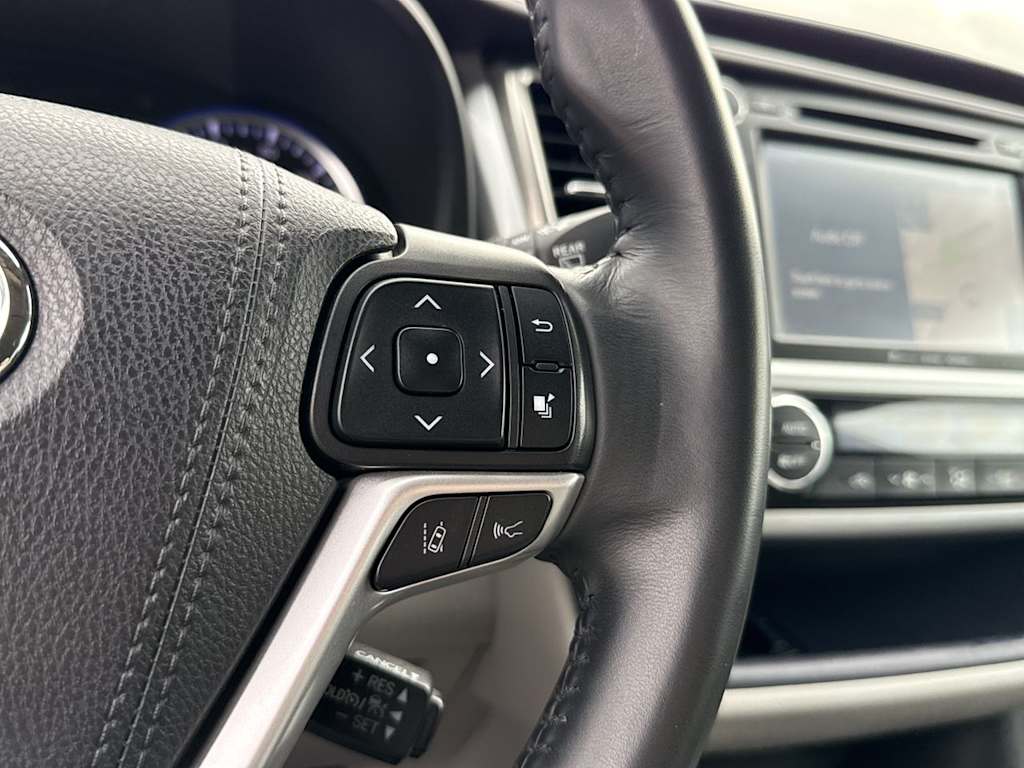 Thumbnail: 2019 Toyota Highlander - 29