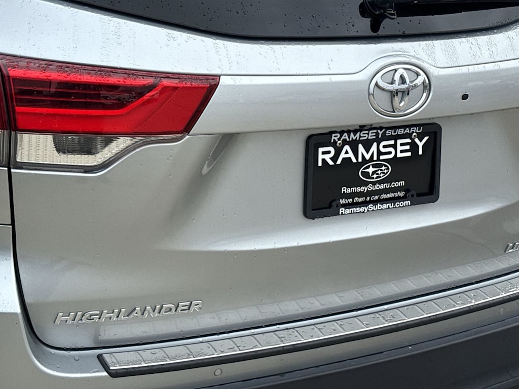 Thumbnail: 2019 Toyota Highlander - 23