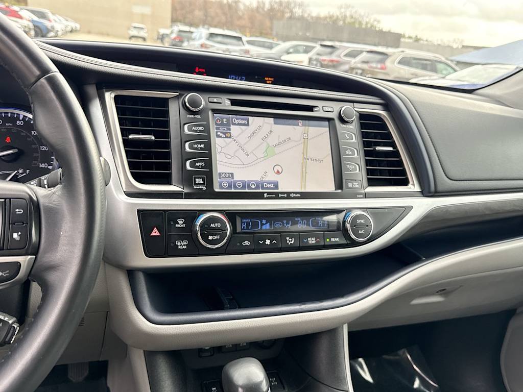 Thumbnail: 2019 Toyota Highlander - 13