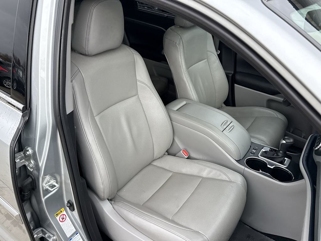 Thumbnail: 2019 Toyota Highlander - 10