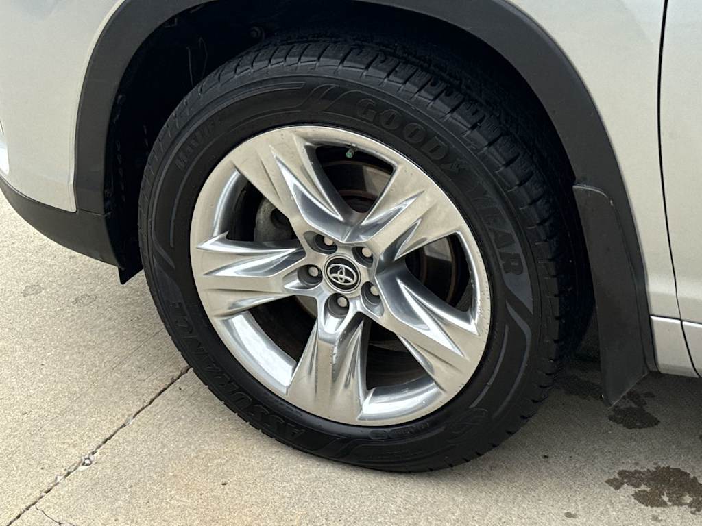 Thumbnail: 2019 Toyota Highlander - 6