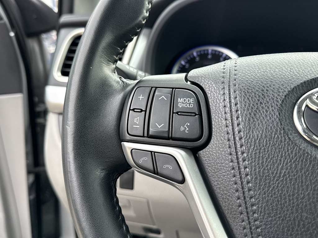 Thumbnail: 2019 Toyota Highlander - 28