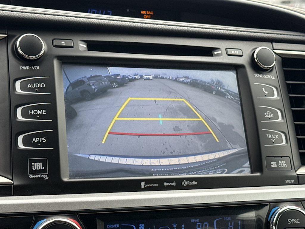 Thumbnail: 2019 Toyota Highlander - 32