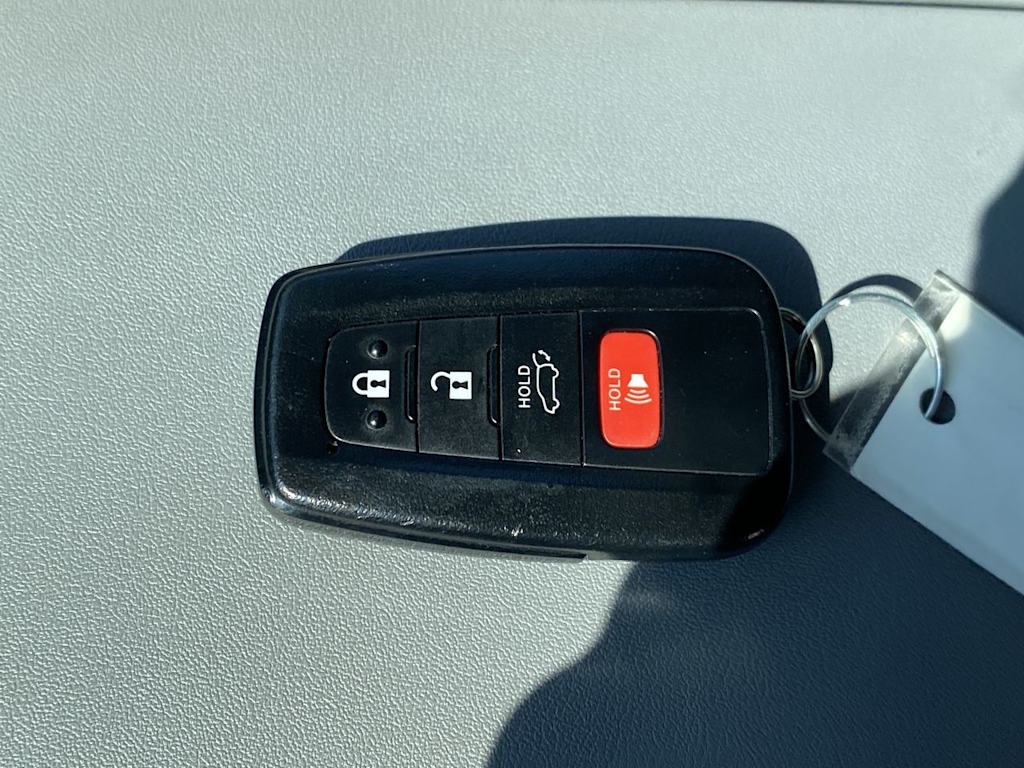 Thumbnail: 2021 Toyota Highlander - 18