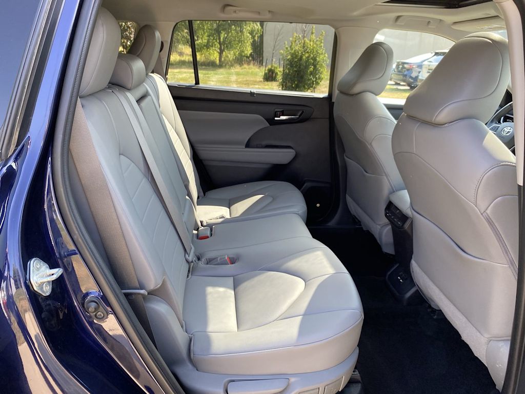Thumbnail: 2021 Toyota Highlander - 28