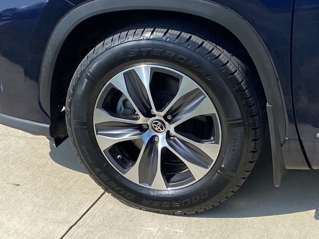 Thumbnail: 2021 Toyota Highlander - 7