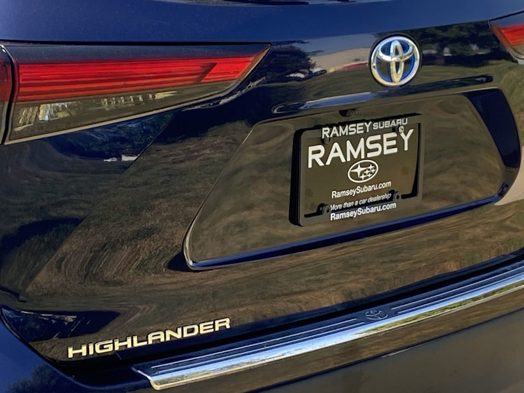 Thumbnail: 2021 Toyota Highlander - 6