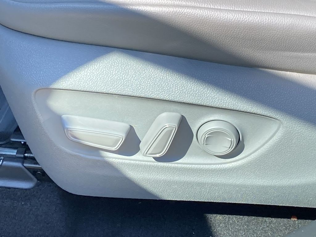 Thumbnail: 2021 Toyota Highlander - 25