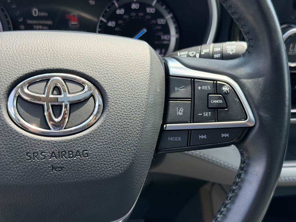 Thumbnail: 2021 Toyota Highlander - 28