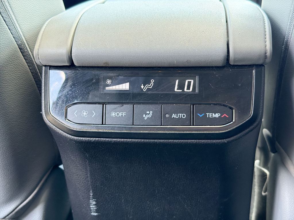Thumbnail: 2021 Toyota Highlander - 32