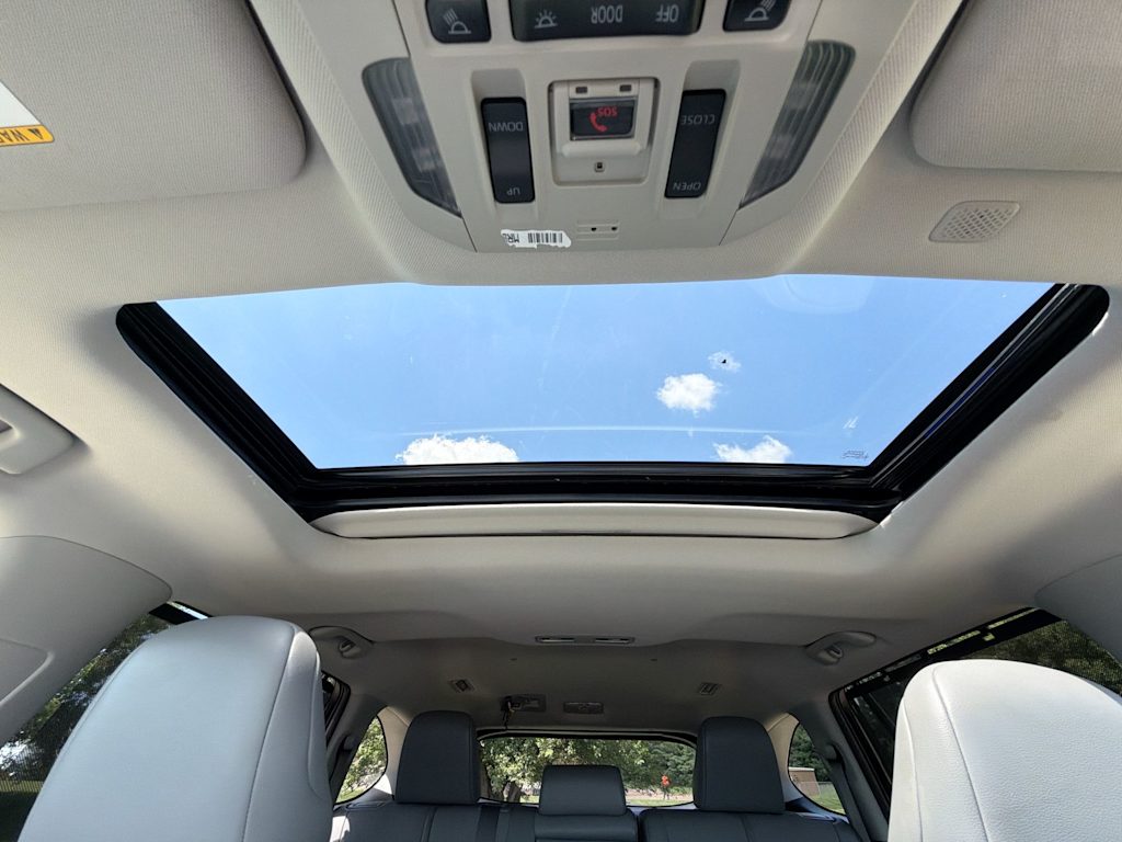 Thumbnail: 2021 Toyota Highlander - 24