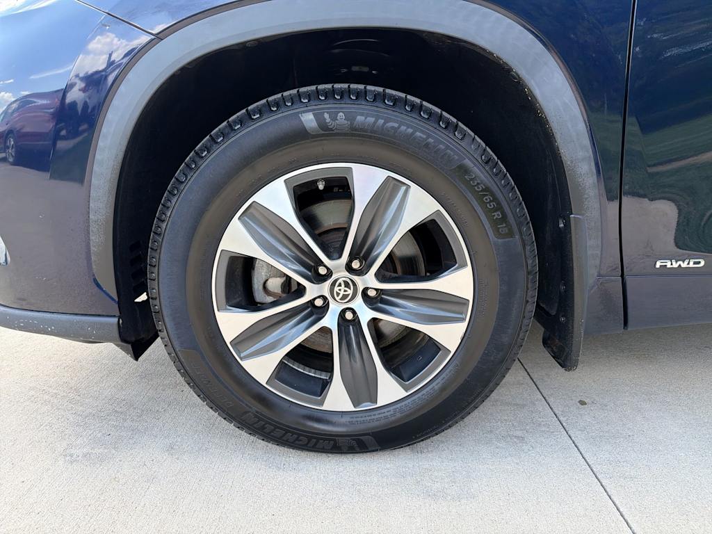 Thumbnail: 2021 Toyota Highlander - 6