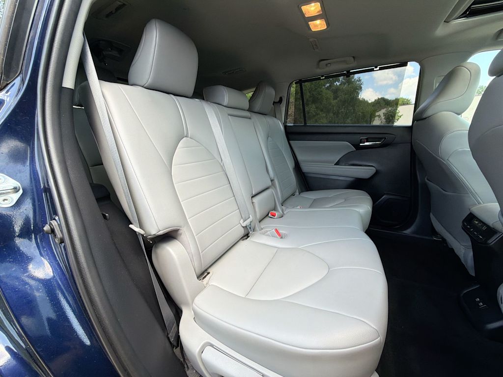 Thumbnail: 2021 Toyota Highlander - 26