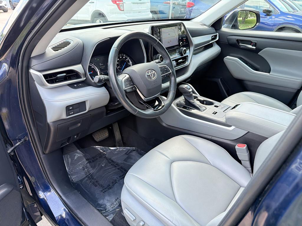 Thumbnail: 2021 Toyota Highlander - 2