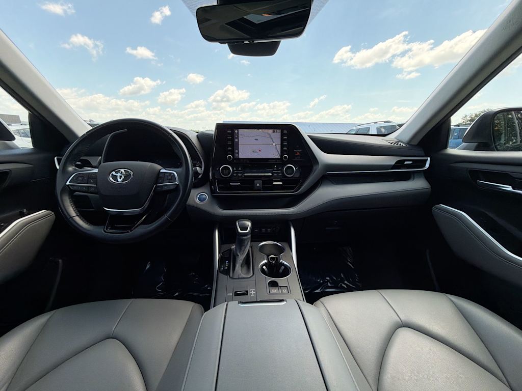Thumbnail: 2021 Toyota Highlander - 8