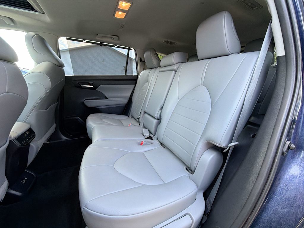 Thumbnail: 2021 Toyota Highlander - 25