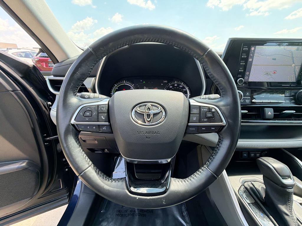 Thumbnail: 2021 Toyota Highlander - 12