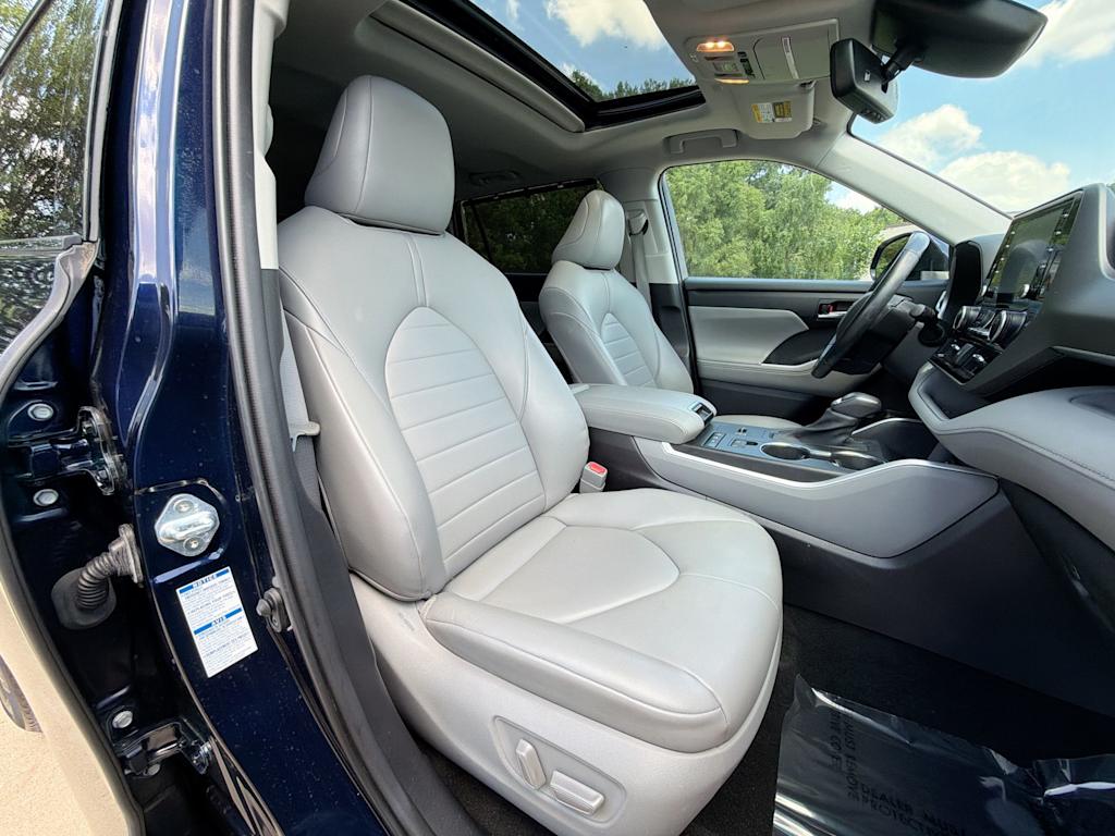 Thumbnail: 2021 Toyota Highlander - 10