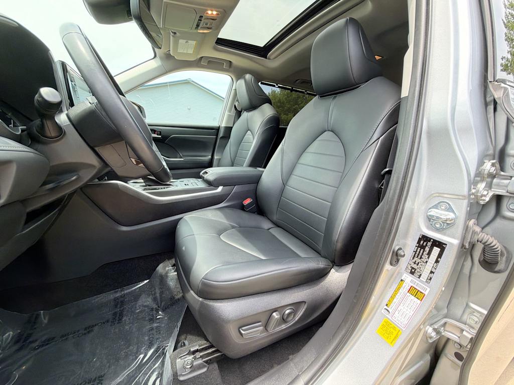 Thumbnail: 2021 Toyota Highlander - 10
