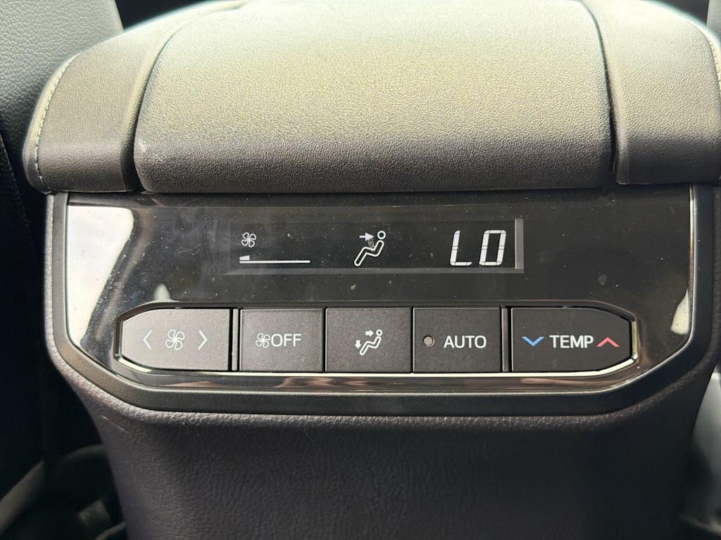 Thumbnail: 2021 Toyota Highlander - 32