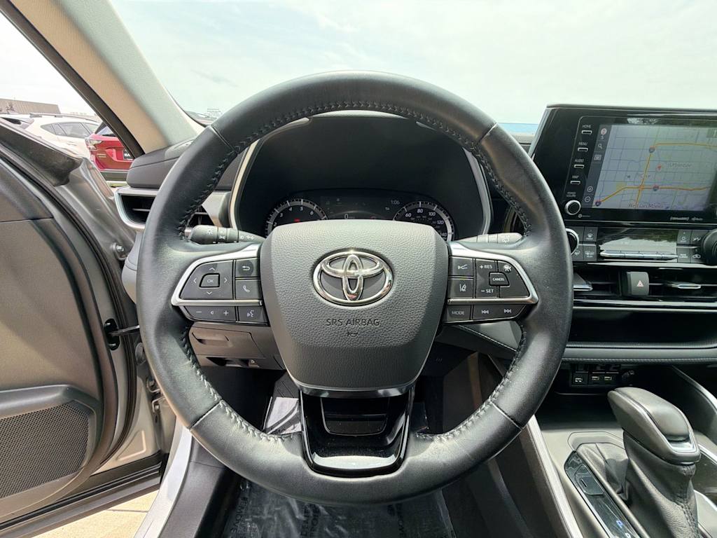 Thumbnail: 2021 Toyota Highlander - 13