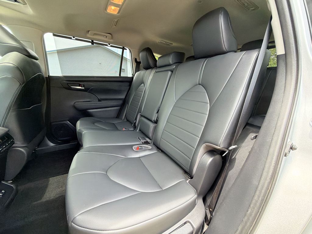 Thumbnail: 2021 Toyota Highlander - 25