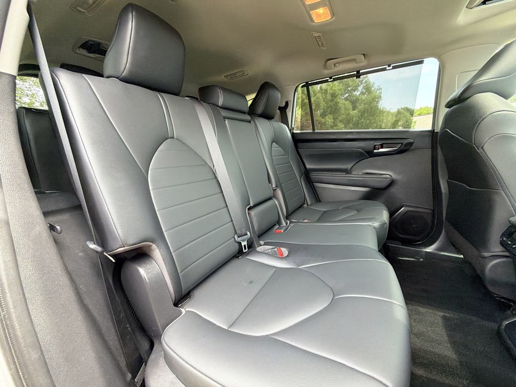 Thumbnail: 2021 Toyota Highlander - 26