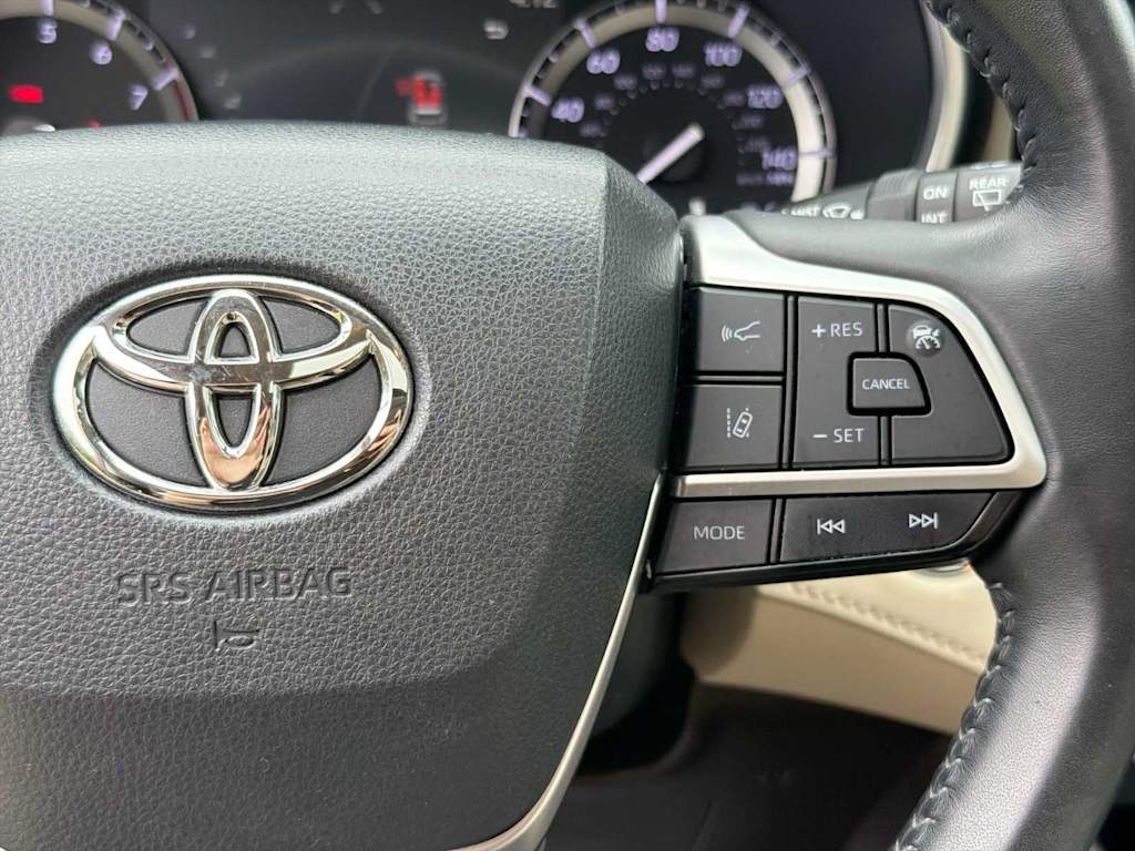 Thumbnail: 2022 Toyota Highlander - 28