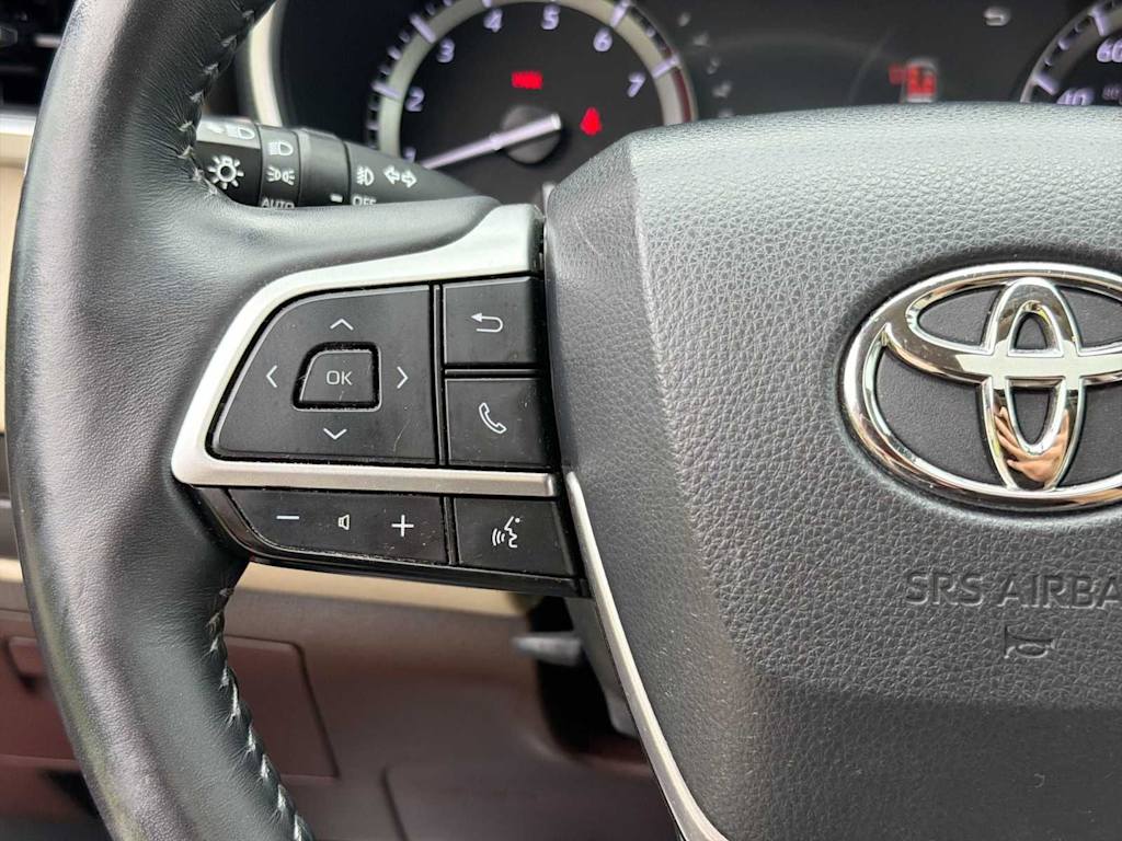 Thumbnail: 2022 Toyota Highlander - 27