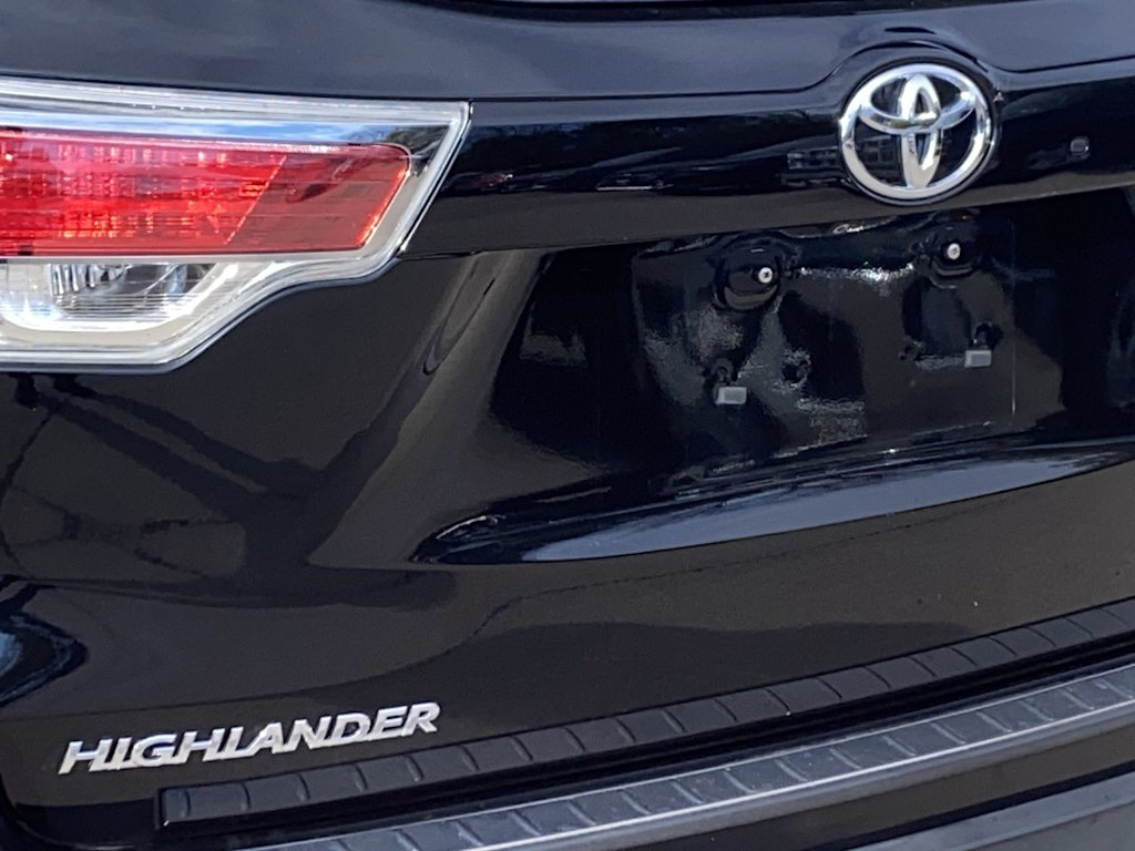Thumbnail: 2015 Toyota Highlander - 24