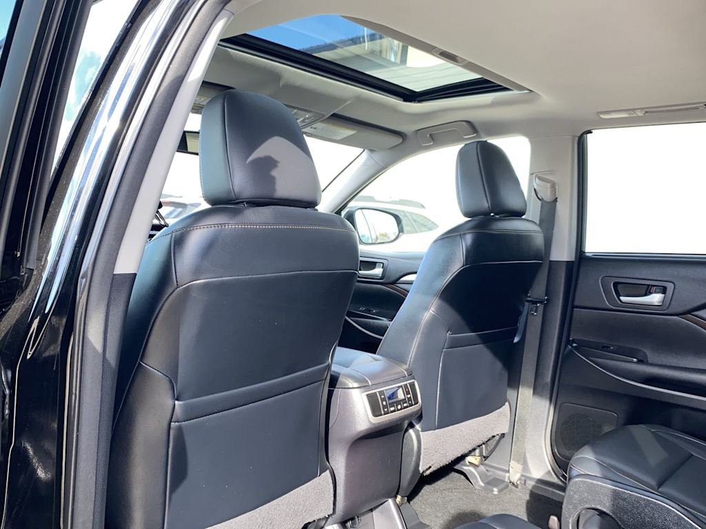 Thumbnail: 2015 Toyota Highlander - 12