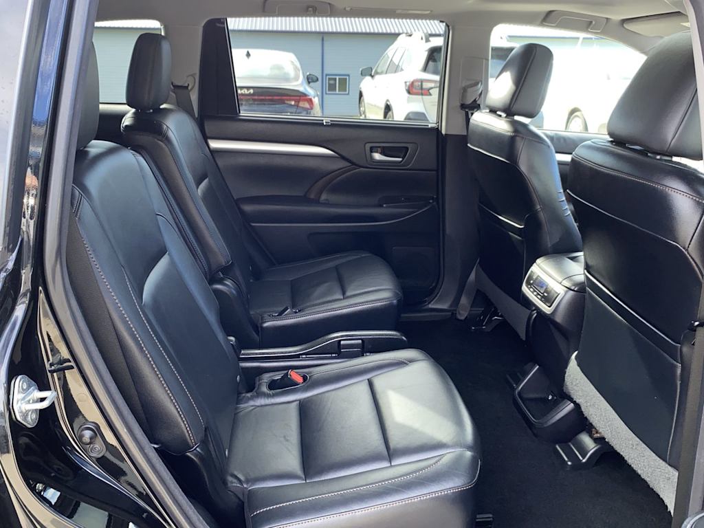 Thumbnail: 2015 Toyota Highlander - 28