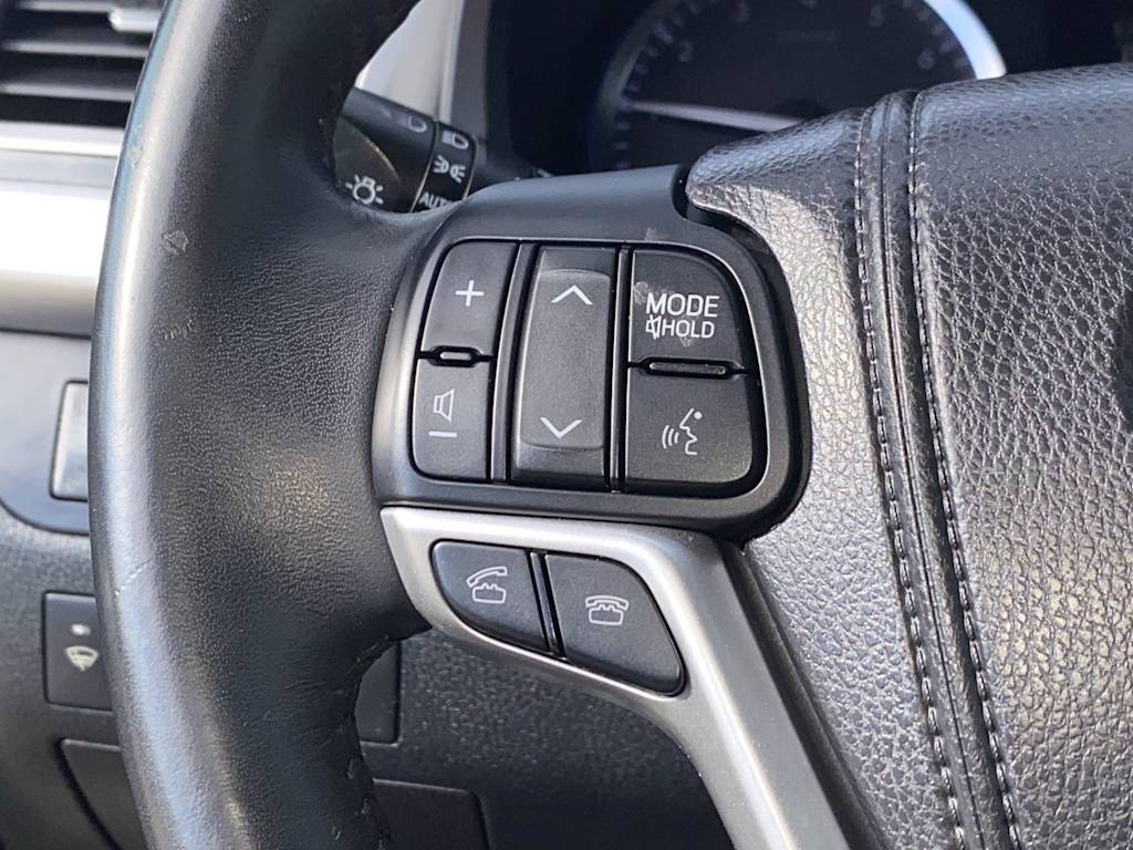 Thumbnail: 2015 Toyota Highlander - 29